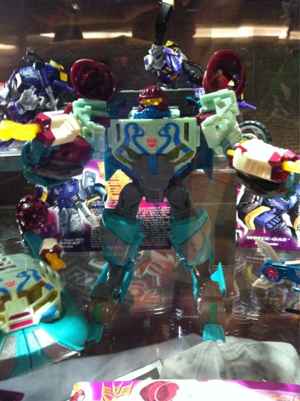 BotCon 2012 Exclusives Shattered Glass Optimus Prime Octopunch Junkions  (3 of 5)